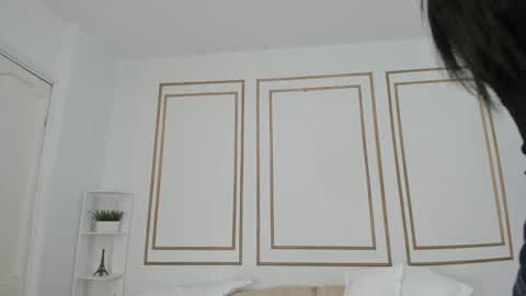 Naty  online show from January 2025 12:27:01 PM