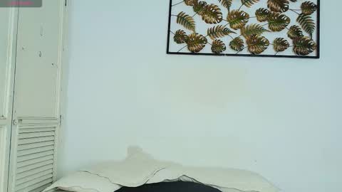 Naty  online show from September 2025 12:05:01 PM