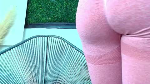 Naty  online show from February 2026 12:01:02 PM