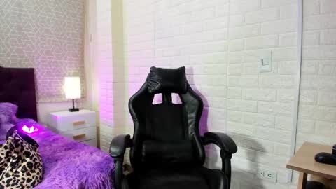 Snapshot of natalia_kiss01 chatting on February 2026 12:10:02 PM Natalia Kiss online show from February 2026 12:10:02 PM