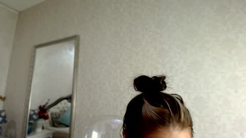 Snapshot of natalia_peach chatting on January 2025 05:04:02 AM Wild influence online show from January 2025 05:04:02 AM