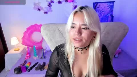 Nataliua Henao online show from June 2026 03:35:02 AM