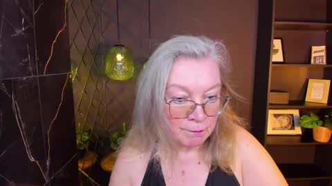 Snapshot of natalicloud chatting on April 2026 01:01:01 PM NataliCloud online show from April 2026 01:01:01 PM