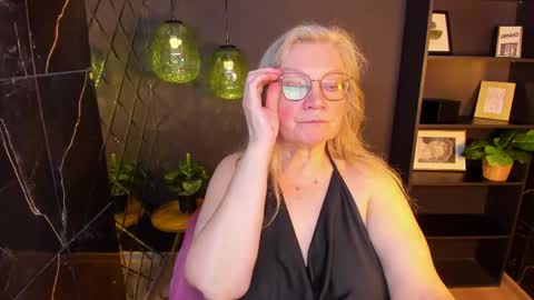 Snapshot of natalicloud chatting on April 2026 06:10:01 PM NataliCloud online show from April 2026 06:10:01 PM