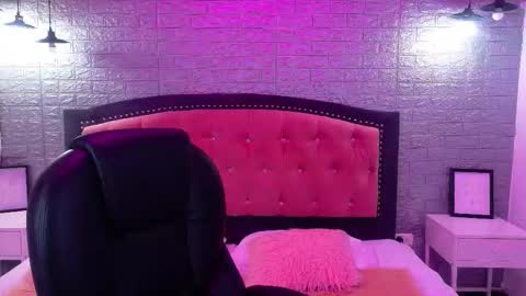 natalie  online show from September 2025 03:07:02 AM