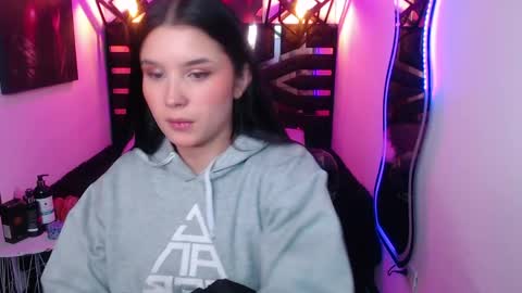 Snapshot of natalie_loffreda chatting on May 2026 08:03:02 PM natalie online show from May 2026 08:03:02 PM