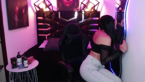 Snapshot of natalie_loffreda chatting on May 2026 08:28:02 PM natalie online show from May 2026 08:28:02 PM