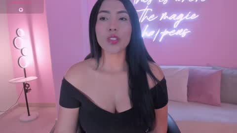 Snapshot of natalielewis_ chatting on April 2026 12:00:02 PM Natalie Lewis online show from April 2026 12:00:02 PM
