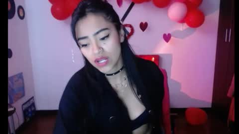 Nataly Escobar online show from February 2025 01:41:01 PM