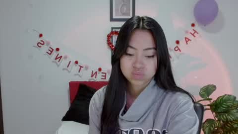 Nataly Escobar online show from September 2025 12:18:01 PM