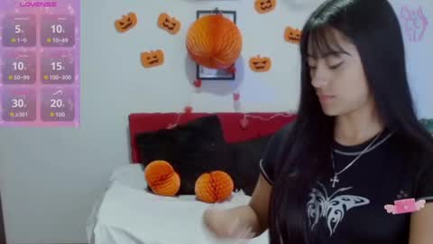 Nataly Escobar online show from October 2025 02:16:01 PM