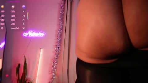 Natasha Sccott online show from April 2026 07:07:02 PM