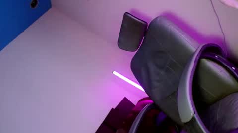 natasha_leigh online show from April 2026 05:29:01 PM