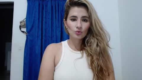 Snapshot of natasha_lopera chatting on March 2025 03:19:01 AM Natasha online show from March 2025 03:19:01 AM
