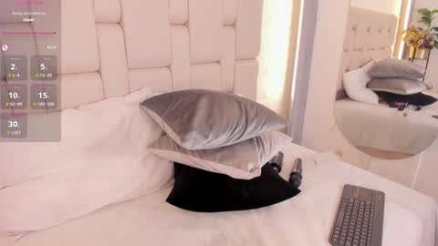 Snapshot of natasha_smith09 chatting on December 2024 05:00:02 AM Natasha Smith online show from December 2024 05:00:02 AM