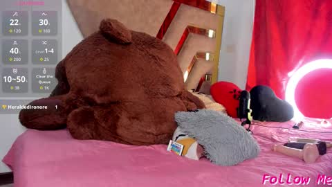 Natasha online show from November 2025 08:43:01 PM