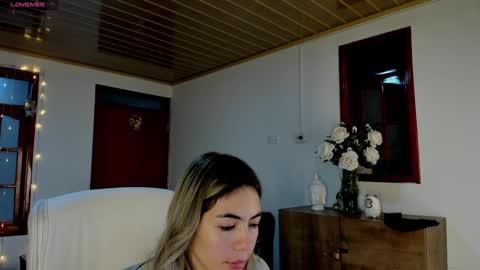 Snapshot of nathaaly_sky chatting on January 2025 10:29:02 AM nathaly sky online show from January 2025 10:29:02 AM