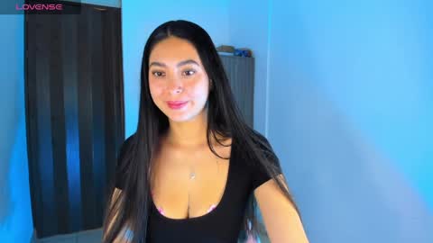 Nathalie online show from April 2026 04:04:02 PM