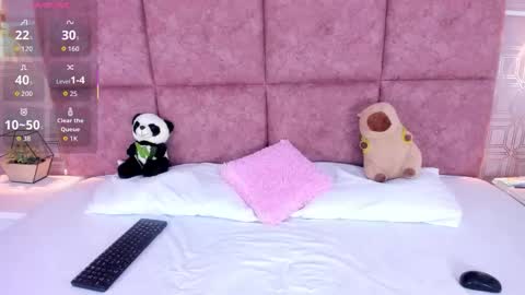 Nathalie Ross online show from February 2026 12:03:01 AM