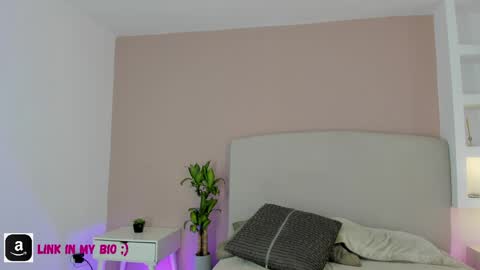 NATHALY  online show from April 2026 10:46:01 AM