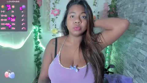Snapshot of nathasha_jhonsom_ chatting on December 2025 08:20:02 AM Naty online show from December 2025 08:20:02 AM
