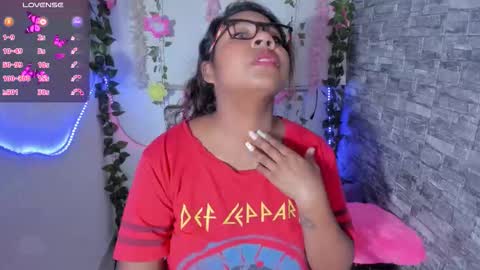 Snapshot of nathasha_jhonsom_ chatting on December 2025 08:10:02 AM Naty online show from December 2025 08:10:02 AM