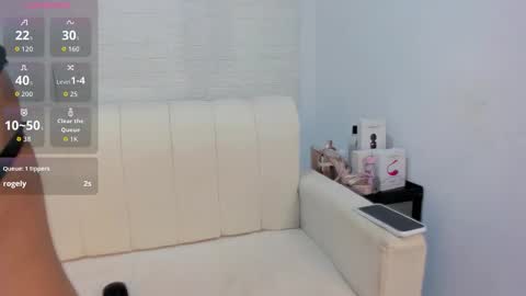 Snapshot of nathie_hott chatting on December 2025 12:37:02 AM Nathie online show from December 2025 12:37:02 AM