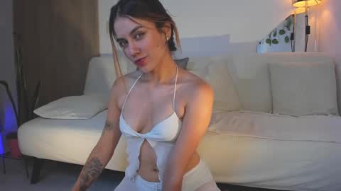 Snapshot of nathy_q chatting on September 2025 12:10:01 AM Nathy online show from September 2025 12:10:01 AM