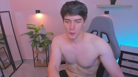 Snapshot of natte__ chatting on April 2026 10:07:01 PM Nathaniel online show from April 2026 10:07:01 PM