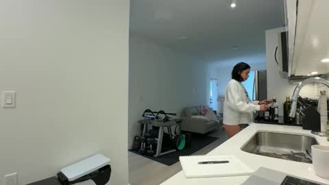 NATTY FIERROS online show from November 2025 09:25:01 PM