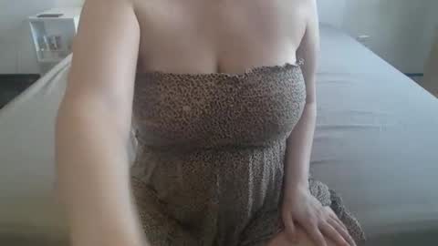 Snapshot of natural_beauty201 chatting on June 2026 12:33:01 PM Penelopa369 online show from June 2026 12:33:01 PM