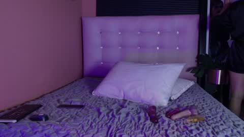 Gwen  online show from December 2024 07:56:01 PM