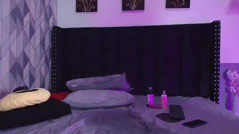 Gwen  online show from January 2025 10:35:01 PM