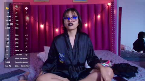 Gwen  online show from January 2025 10:42:01 PM