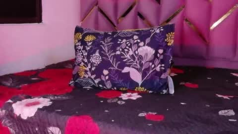 Gwen  online show from April 2026 07:45:02 PM
