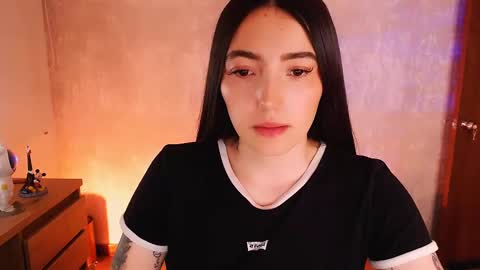 Natalia  Valeria online show from October 2025 10:33:01 AM