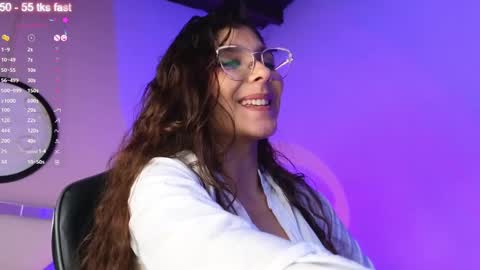 Naty Saenz online show from December 2024 12:46:02 PM