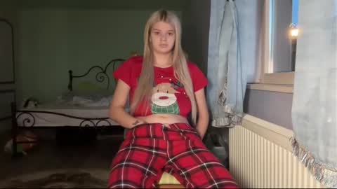 Andreea online show from November 2025 05:08:02 AM