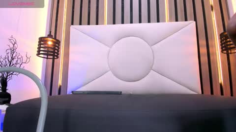 natzuki_ online show from December 2025 11:28:02 AM