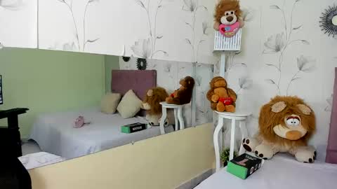 Zoe online show from February 2025 07:27:02 PM