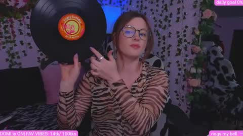 Snapshot of naughty_bella99 chatting on June 2026 12:05:02 AM bella online show from June 2026 12:05:02 AM