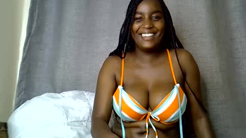 Snapshot of naughty_booby chatting on May 2026 02:22:02 PM Bettybooby online show from May 2026 02:22:02 PM