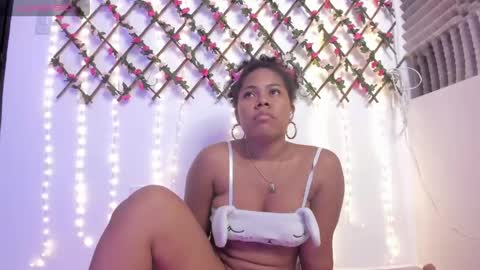 Snapshot of naughty_ebonyy chatting on May 2026 06:21:01 AM SASHA online show from May 2026 06:21:01 AM