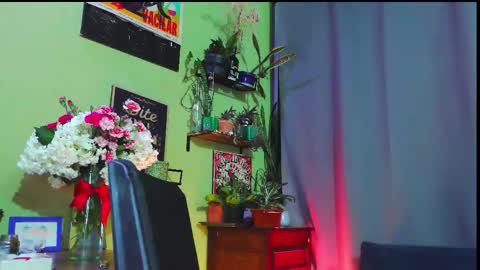 Em  please help me reach 100 thumbs up 3 online show from February 2026 05:52:01 AM