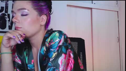 Em  please help me reach 100 thumbs up 3 online show from March 2026 07:05:01 AM