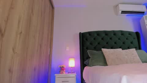 HAPPY HOUR online show from April 2026 11:05:02 PM