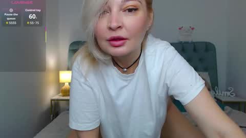 Milena  online show from December 2025 07:49:01 AM