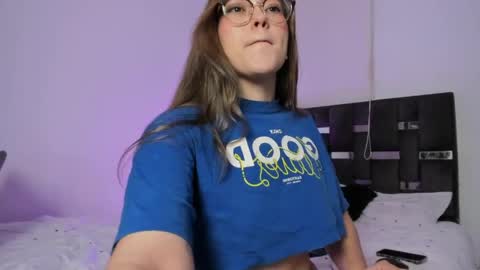 LANAindependent model online show from April 2026 08:10:01 AM