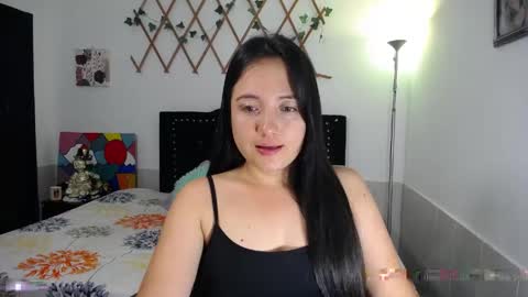 Snapshot of naughtygirl_mmm chatting on May 2026 09:23:01 PM Valeria online show from May 2026 09:23:01 PM