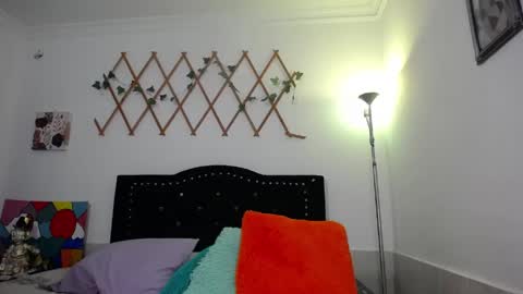 Snapshot of naughtygirl_mmm chatting on May 2026 10:20:01 AM Valeria online show from May 2026 10:20:01 AM